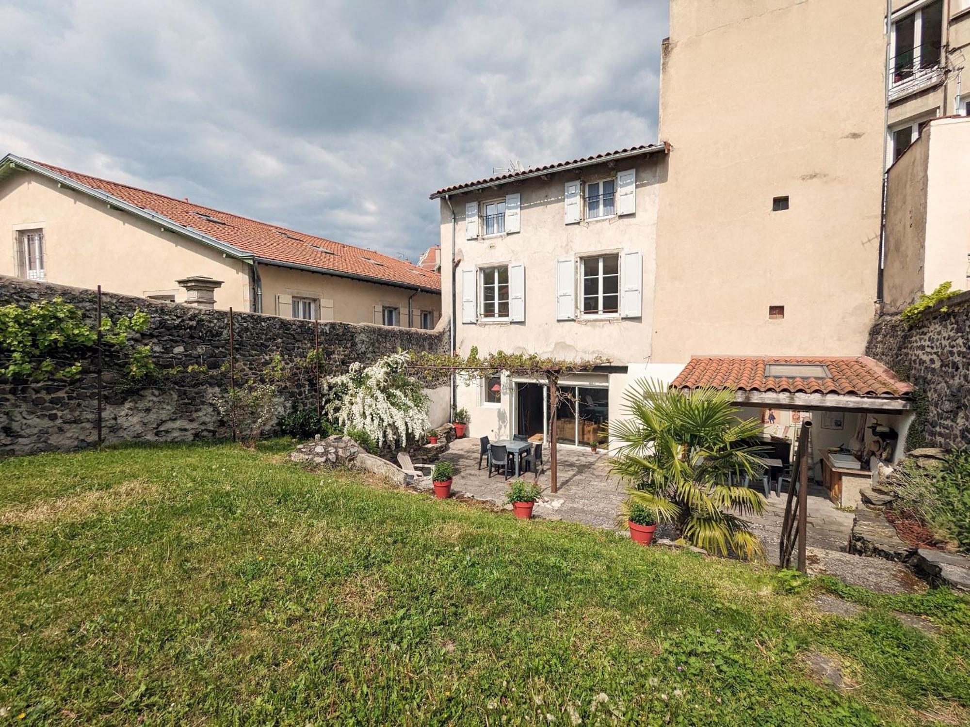 Logement Au Coeur Du Puy-En-Velay Avec Parking Et Wifi - Fr-1-582-519 Bed & Breakfast Le Puy-en-Velay Exterior photo