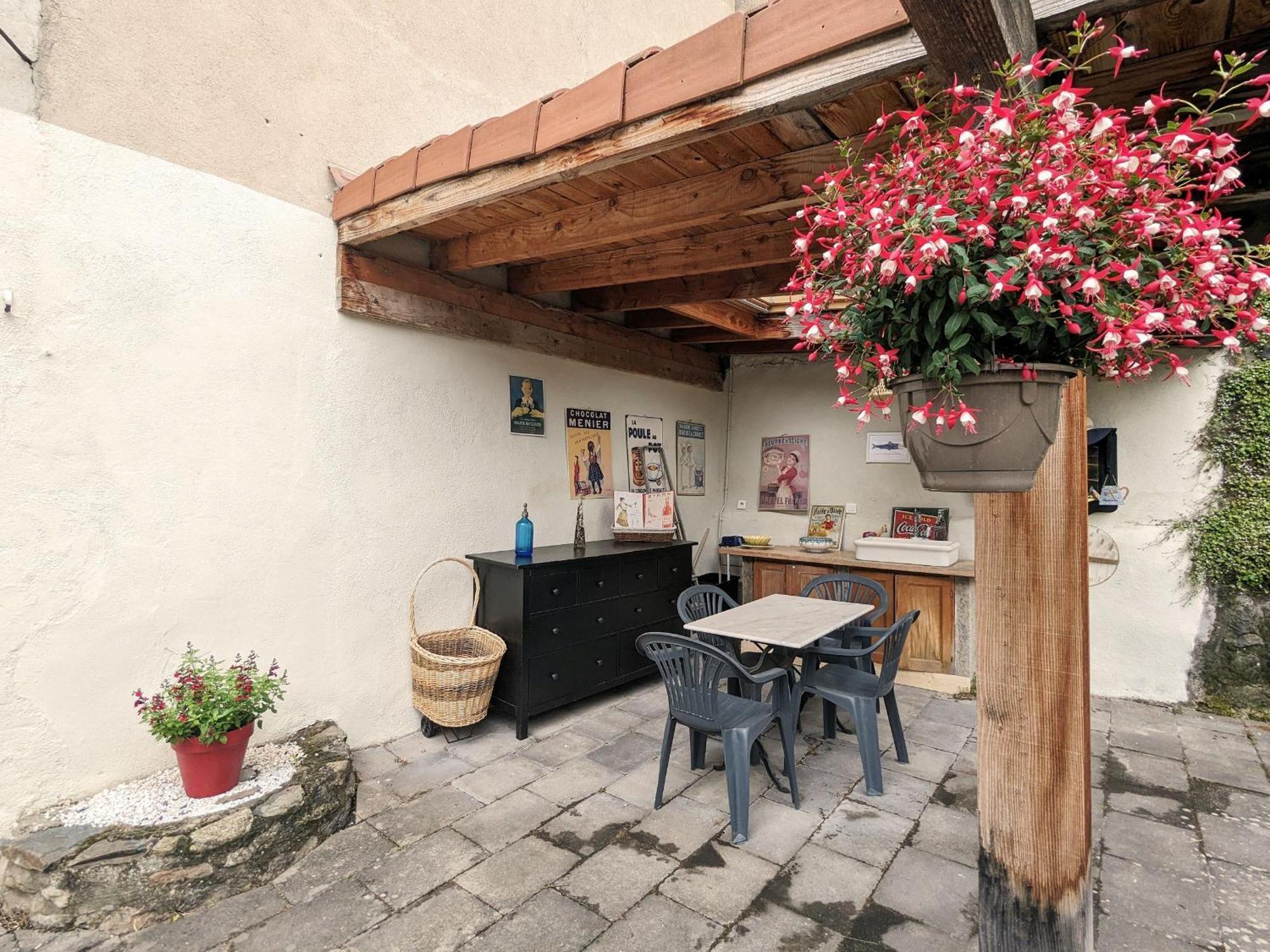 Logement Au Coeur Du Puy-En-Velay Avec Parking Et Wifi - Fr-1-582-519 Bed & Breakfast Le Puy-en-Velay Exterior photo